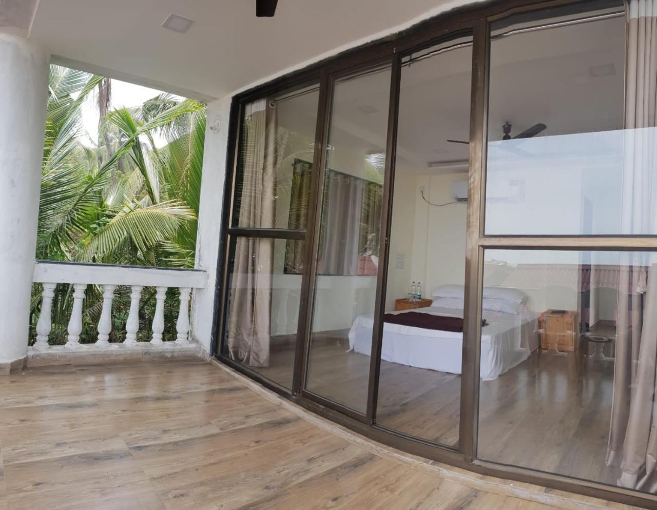 Klub Khavana- The Exclusive Beachfront Resort Vengurla Екстер'єр фото
